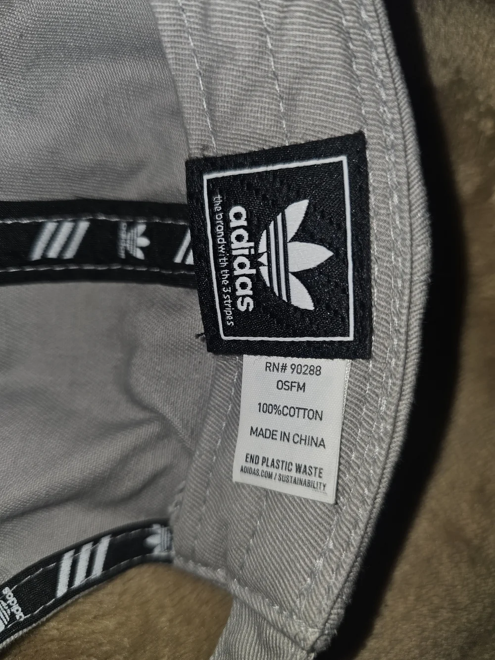 adidas Men’s Classic Trefoil Baseball Cap in Light Gray